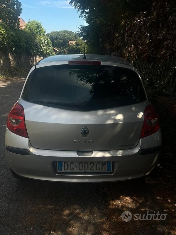 Usata Renault Clio II 85 CV (62 kW) 2008 Grigio Utilitaria