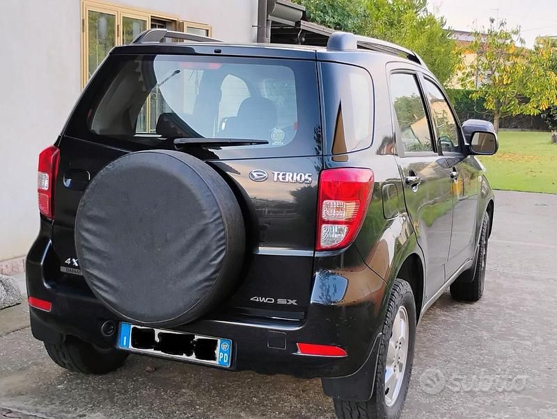 Usata Daihatsu Terios 105 CV (77 kW) 2007 Nero SUV