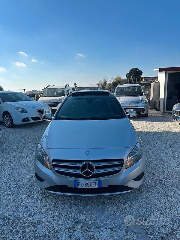 Usata Mercedes A180 Edition 148 CV (108 kW) 2017 Grigio Berlina