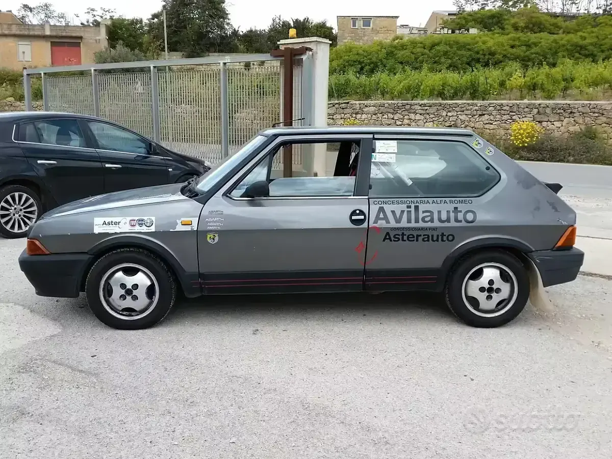 Käytetty Fiat Ritmo Abarth 130 HP (95 kW) 1983 Harmaa Sedan