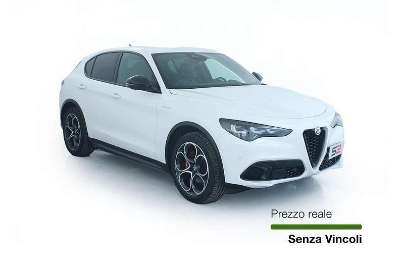 Usata Alfa Romeo Stelvio Veloce 209 CV (153 kW) 2024 Bianco SUV