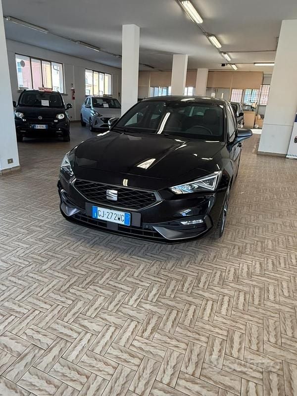Nero Usata 2022 Seat Leon FR Tre volumi | 21.000 € (Buon prezzo) - Immagine 1/4