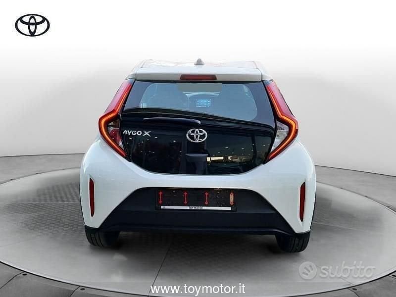 Nuova Toyota Aygo X Active 72 CV (52 kW) 2025 Bianco SUV