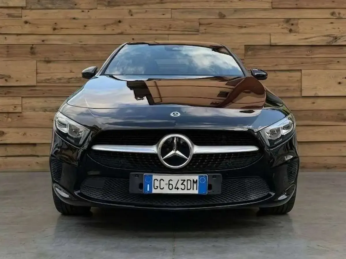 Usata Mercedes A180 116 CV (85 kW) 2020 Nero Berlina