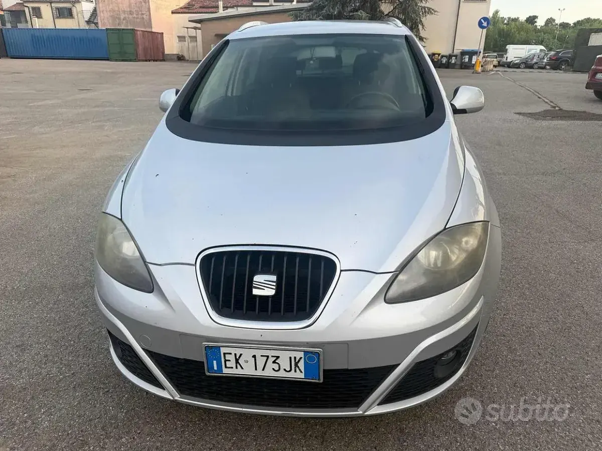 Usata Seat Altea Style 105 CV (77 kW) 2011 Grigio Monovolume