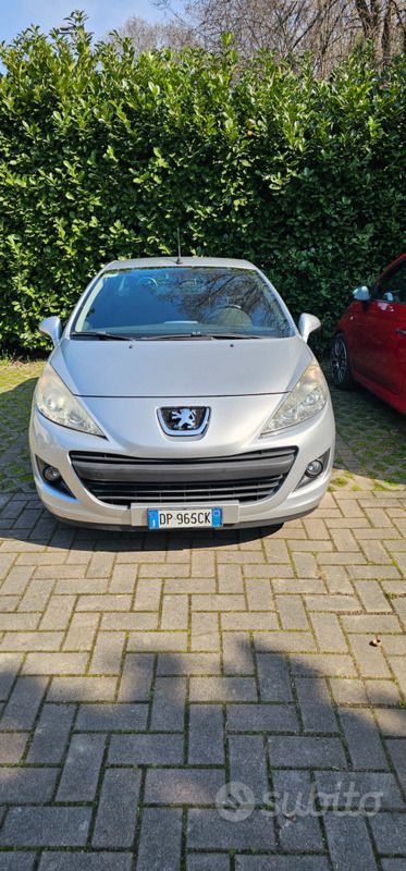 Grigio Usata 2008 Peugeot 207 CC Cabrio | 5500 € (Cara) - Immagine 1/4