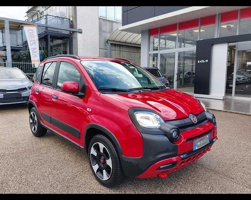 Usata Fiat Panda Cross Cross 70 CV (51 kW) 2024 Rosso Utilitaria