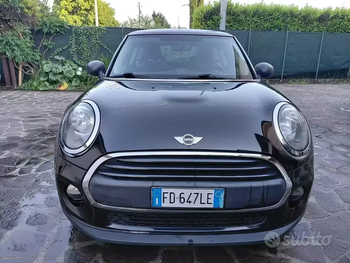 Usata Mini ONE 102 CV (75 kW) 2016 Bluazzurro Utilitaria