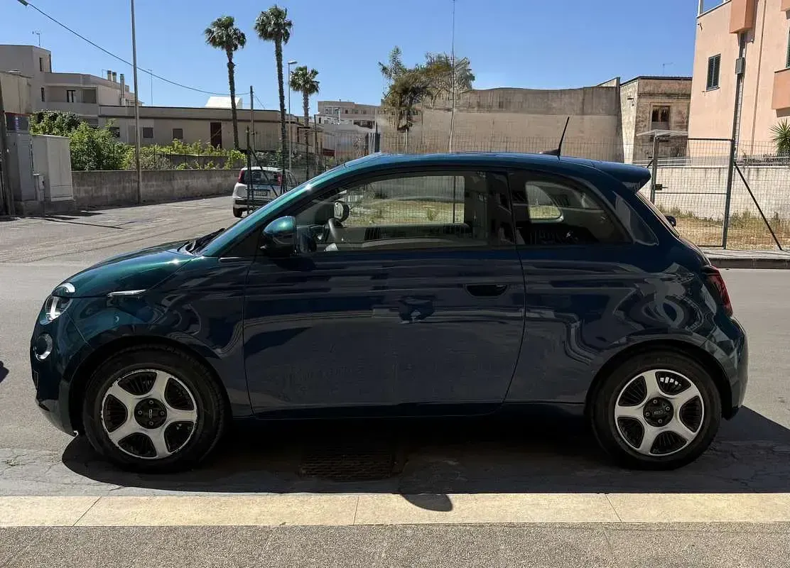 Begagnad Fiat 500e Passion 42 kW (58 HK) 2021 Halvkombi