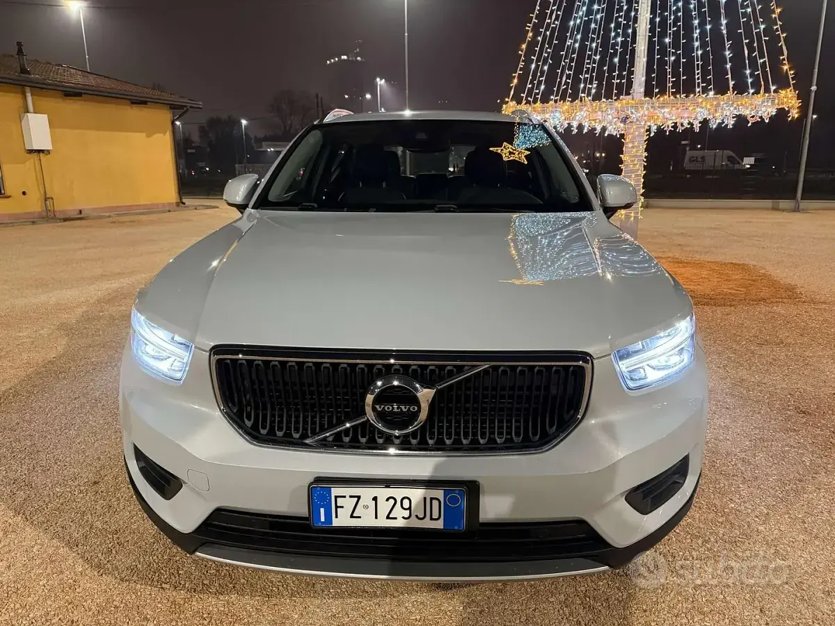 Usata Volvo XC40 R-Design 150 CV (110 kW) 2019 Grigio SUV