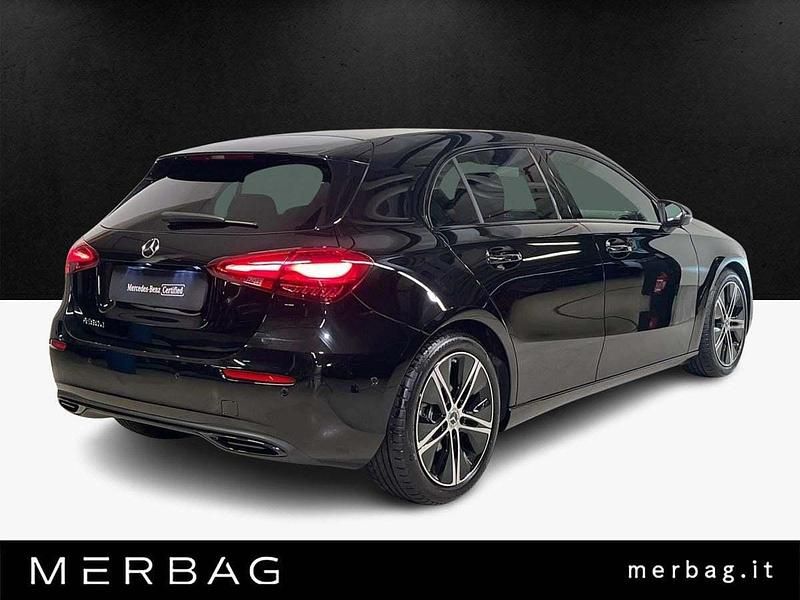 Nuova Mercedes A180 Business 116 CV (85 kW) 2025 Nero Utilitaria