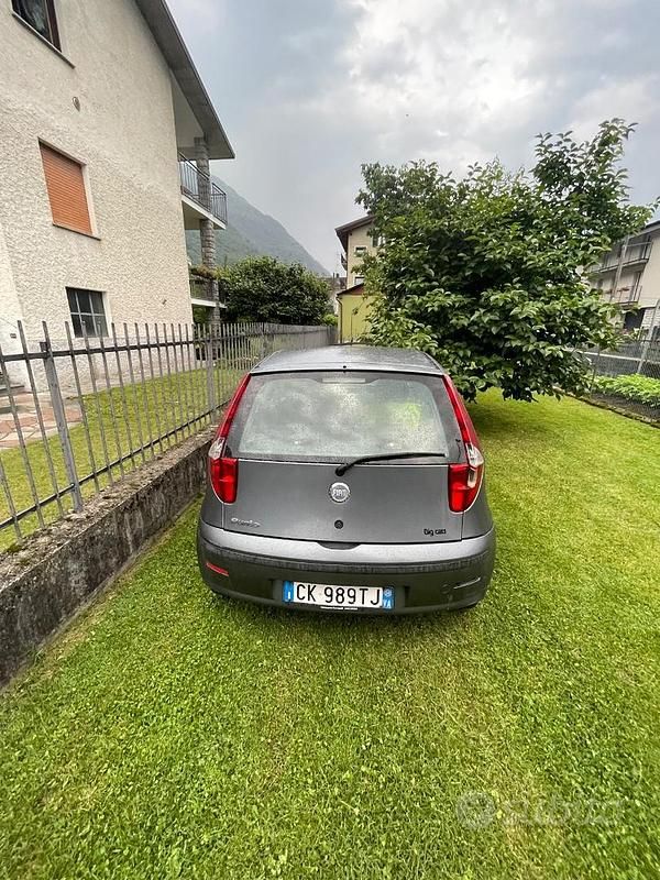 Usata Fiat Punto 60 CV (44 kW) 2004 Grigio Utilitaria