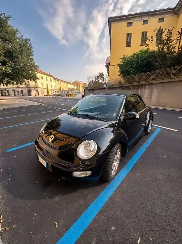 Usata VW New Beetle 102 CV (75 kW) 2002 Nero Utilitaria