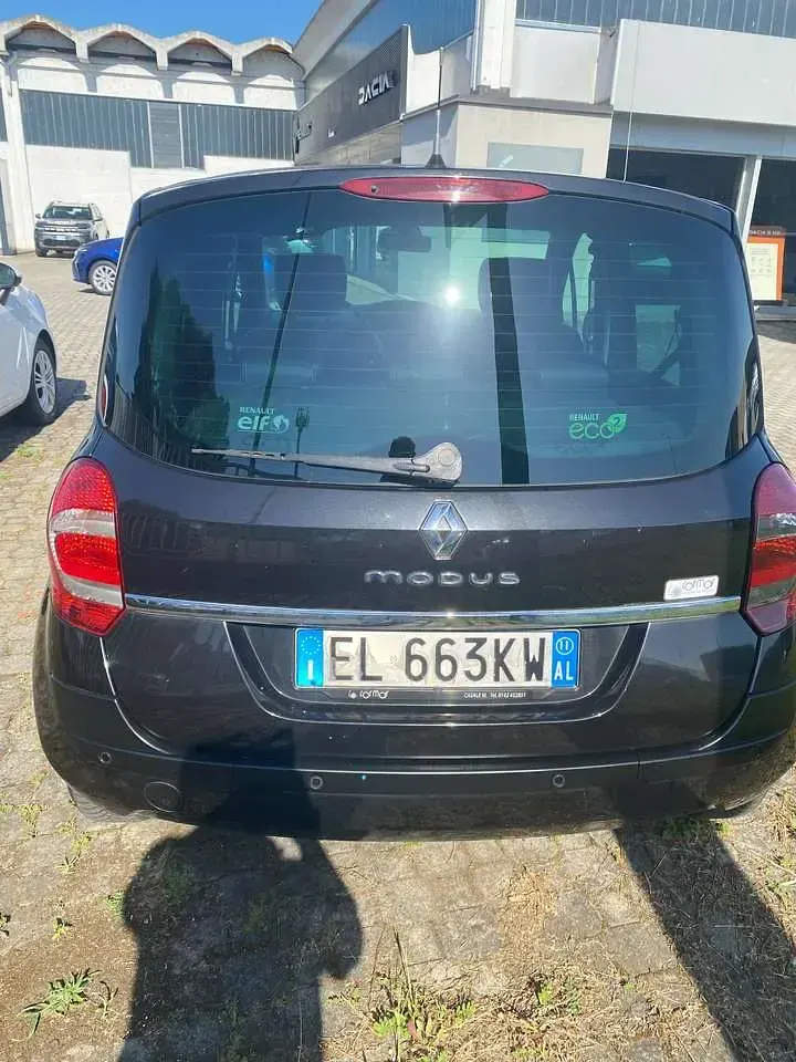 Usata Renault Modus 75 CV (55 kW) 2011 Nero Monovolume