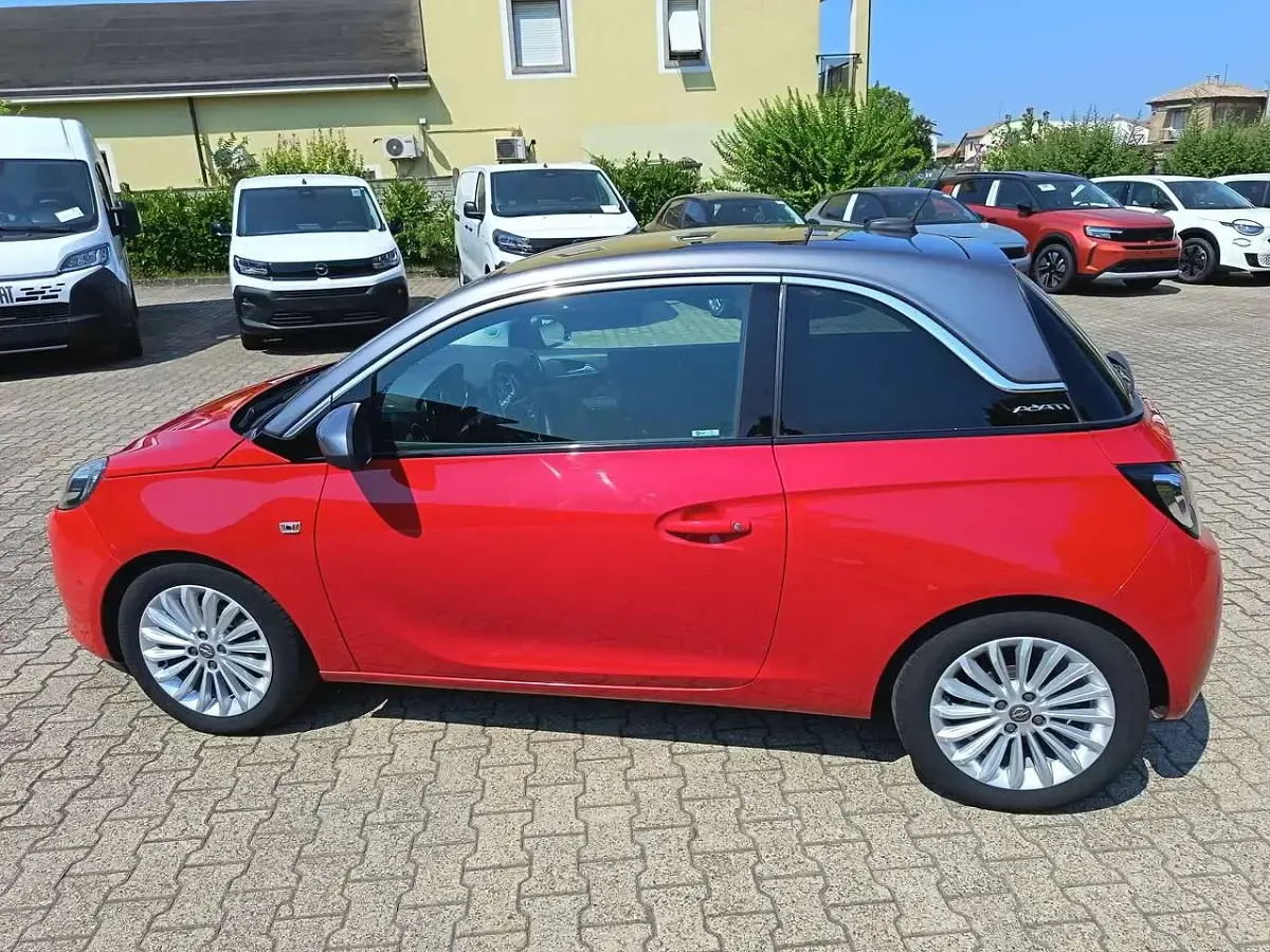 Usata Opel Adam Glam 69 CV (50 kW) 2016 Rosso Utilitaria