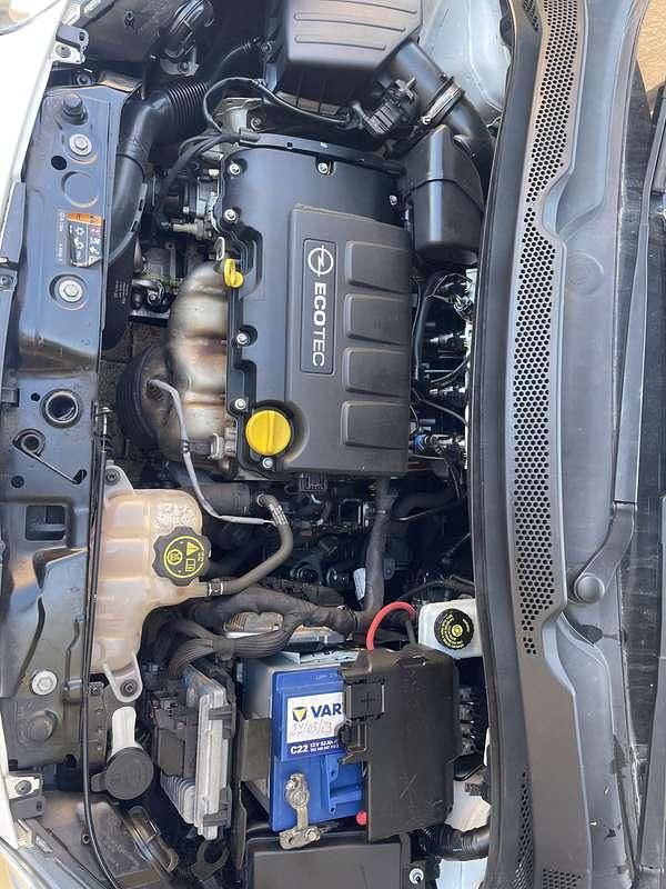 Usata Opel Adam Glam 87 CV (63 kW) 2017 Utilitaria