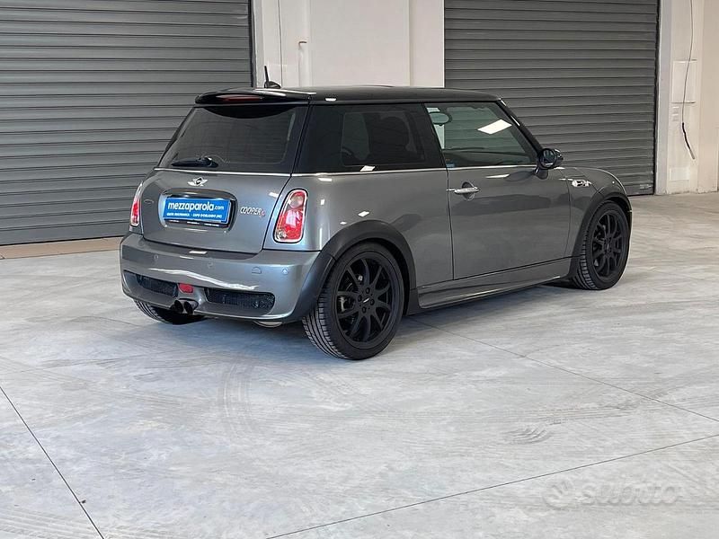 Usata Mini Cooper S 211 CV (155 kW) 2005 Grigio Utilitaria