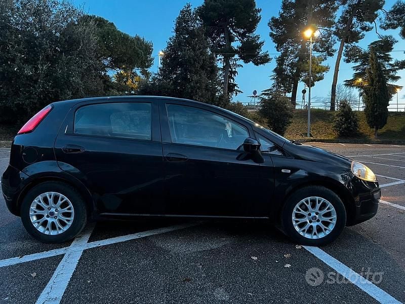 Usata Fiat Punto Evo 85 CV (62 kW) 2011 Nero Utilitaria