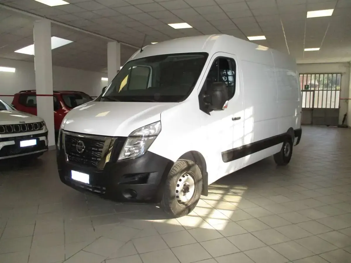 Usata Renault Master 135 CV (99 kW) 2023 Bianco Monovolume