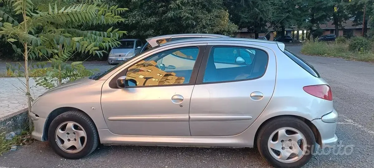Usata Peugeot 206 68 CV (50 kW) 2007 Grigio Berlina