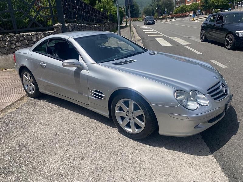Usata Mercedes SL500 Chrome 244 CV (179 kW) 2006 Argento Cabrio