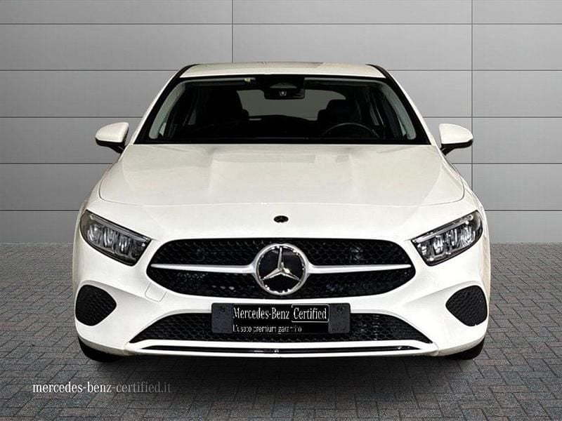 Usata Mercedes A180 Advanced 116 CV (85 kW) 2023 Bianco polare Berlina