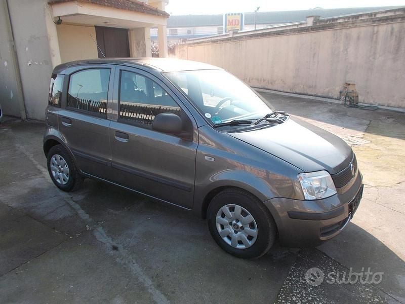 Grigio Usata 2012 Fiat Panda Classica Tre volumi | 3400 € (Super prezzo) - Immagine 1/4