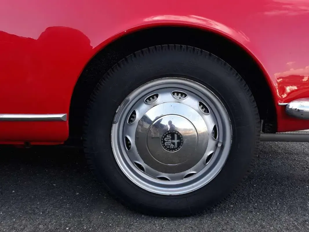 Usata Alfa Romeo Giulia Spider 91 CV (66 kW) 1963 Rosso Cabrio