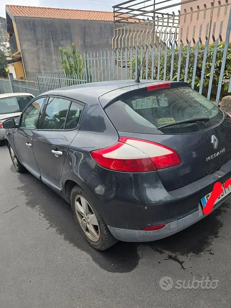 Usata Renault Mégane III 110 CV (80 kW) 2010 Grigio Berlina