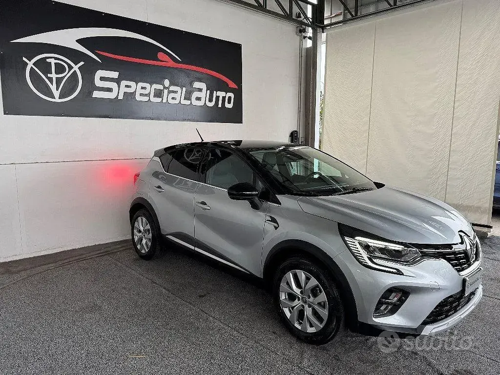 Usata Renault Captur 91 CV (66 kW) 2021 Grigio SUV