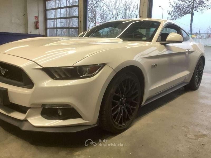Usata Ford Mustang Fastback 421 CV (309 kW) 2017 Bianco Coupé