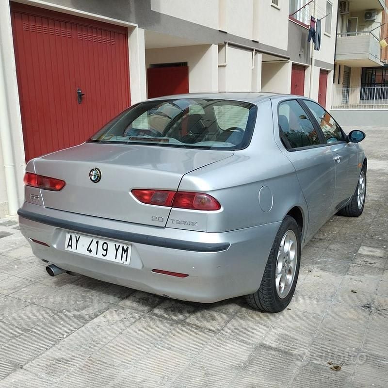 Usata Alfa Romeo 156 155 CV (114 kW) 1998 Grigio Berlina