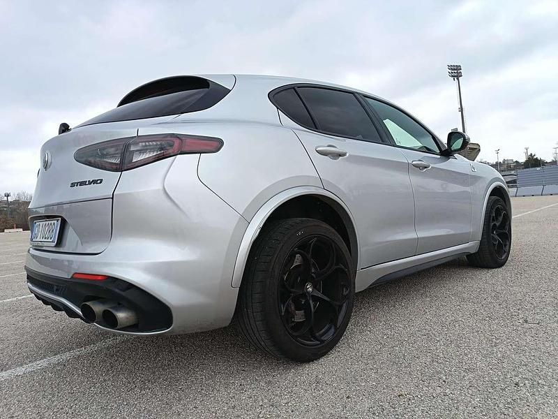 Usata Alfa Romeo Stelvio Quadrifoglio 510 CV (375 kW) 2020 Argento SUV