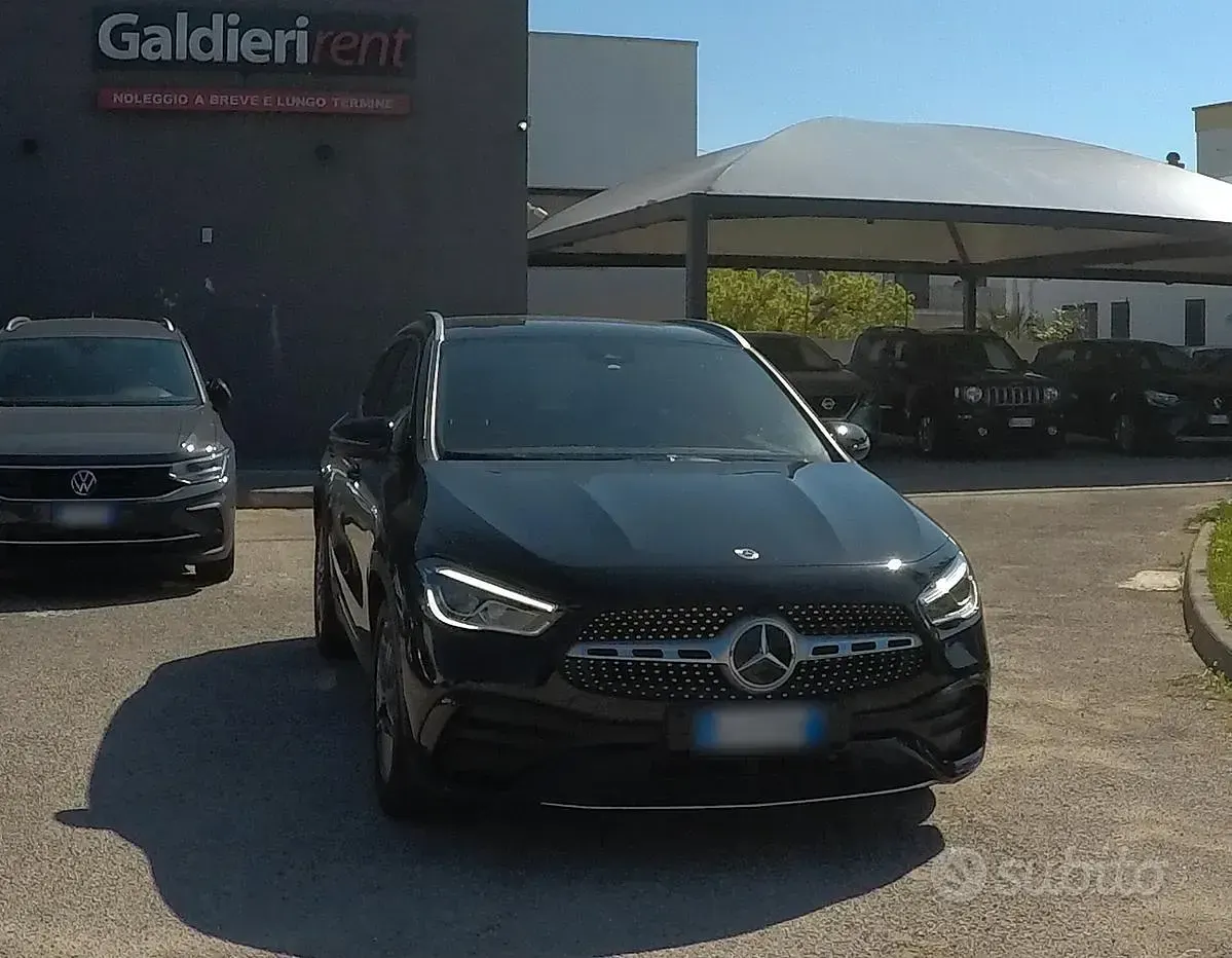 Usata Mercedes GLA200 AMG Line Premium 150 CV (110 kW) 2022 Nero SUV