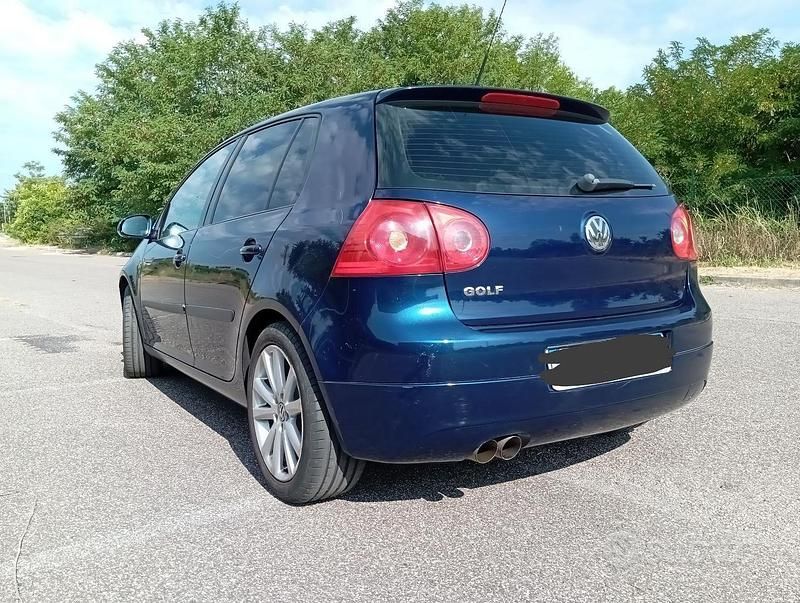 Usata VW Golf V 102 CV (75 kW) 2007 Blu Berlina