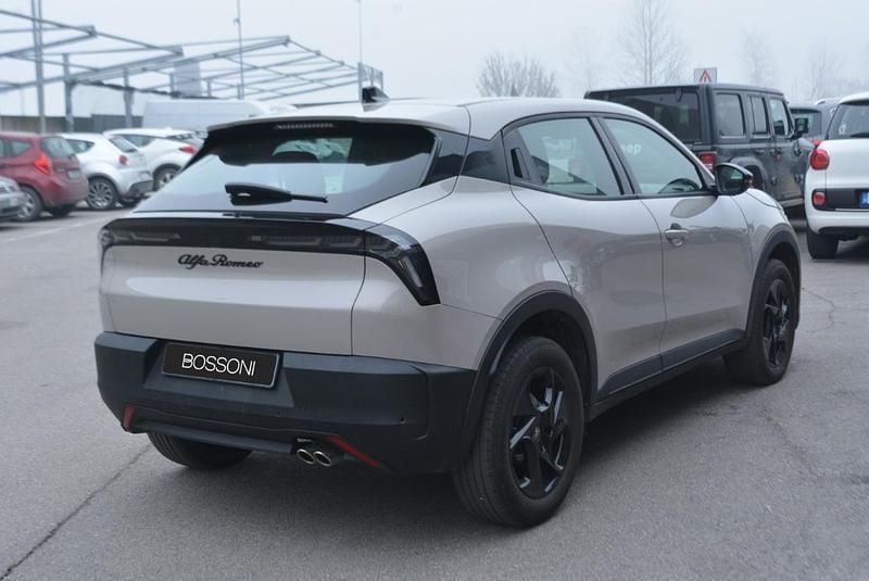 Usata Alfa Romeo Junior 136 CV (100 kW) 2025 Bianco SUV