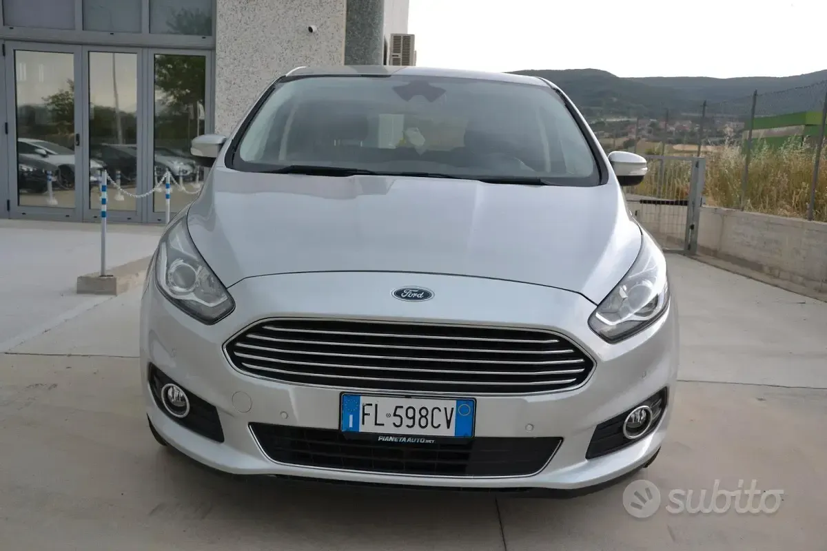 Usata Ford S-MAX Business Edition 150 CV (110 kW) 2017 Grigio Monovolume