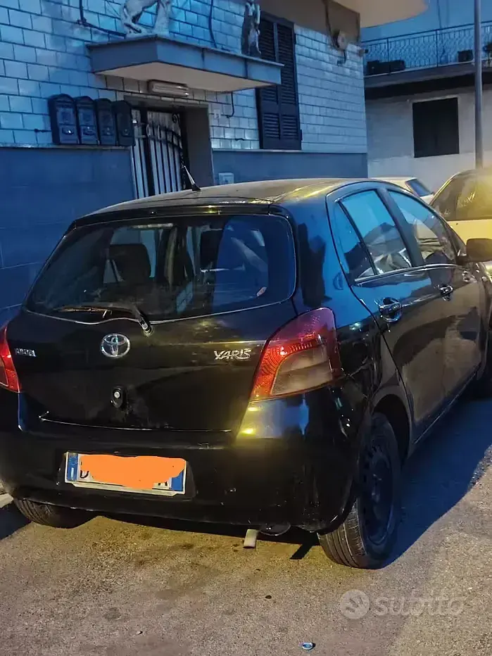 Usata Toyota Yaris Sol 87 CV (63 kW) 2007 Nero Utilitaria