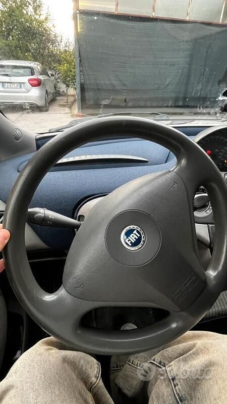 Usata Fiat Multipla 116 CV (85 kW) 2002 Grigio Monovolume