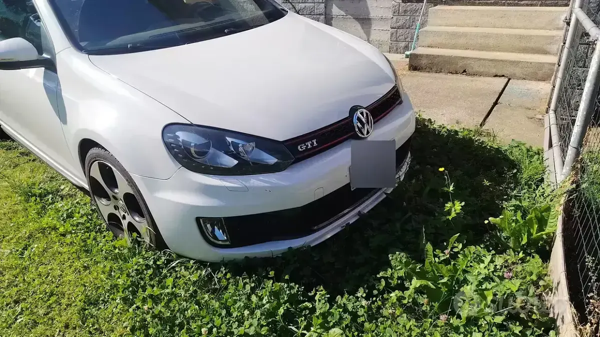 Usata VW Golf VI GTI 210 CV (154 kW) 2010 Bianco Berlina