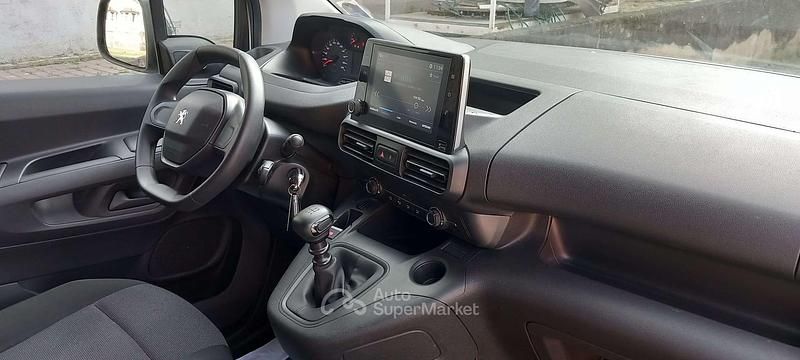 Usata Peugeot Partner 131 CV (96 kW) 2022 Other Monovolume