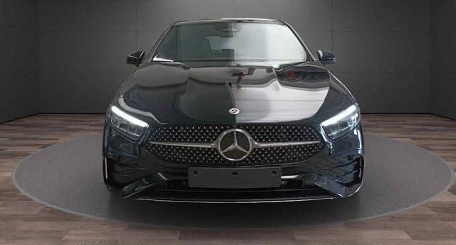 Usata Mercedes A180 AMG Line Premium 116 CV (85 kW) 2024 Nero Berlina