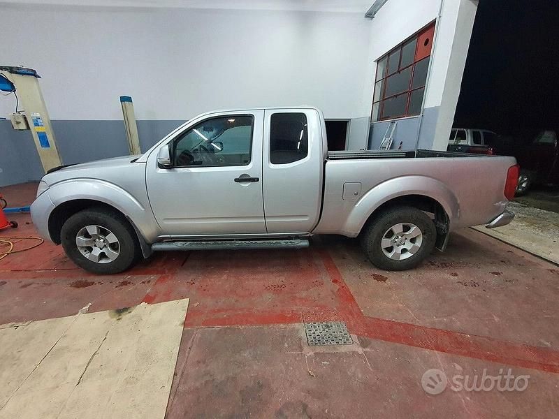 Gebraucht Nissan Navara 190 PS (139 kW) 2011 Grau Pickup