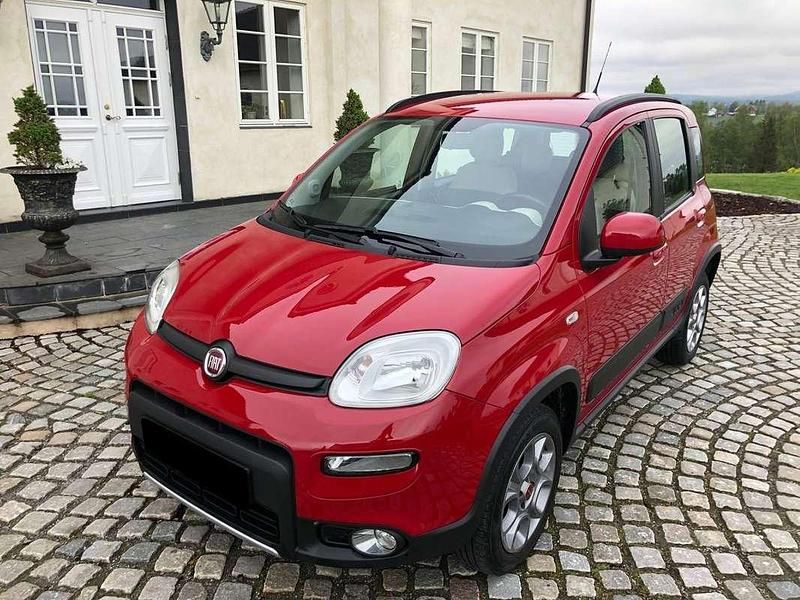 Usata Fiat Panda 4x4 86 CV (63 kW) 2014 Rosso Utilitaria