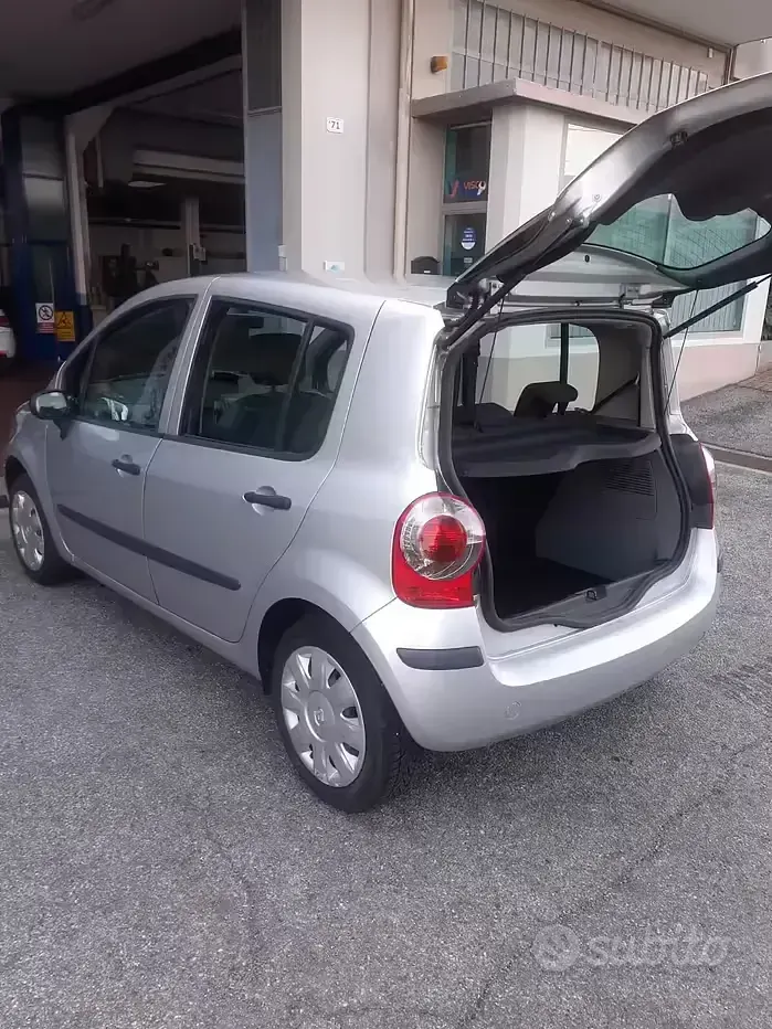 Usata Renault Modus 75 CV (55 kW) 2006 Grigio Monovolume