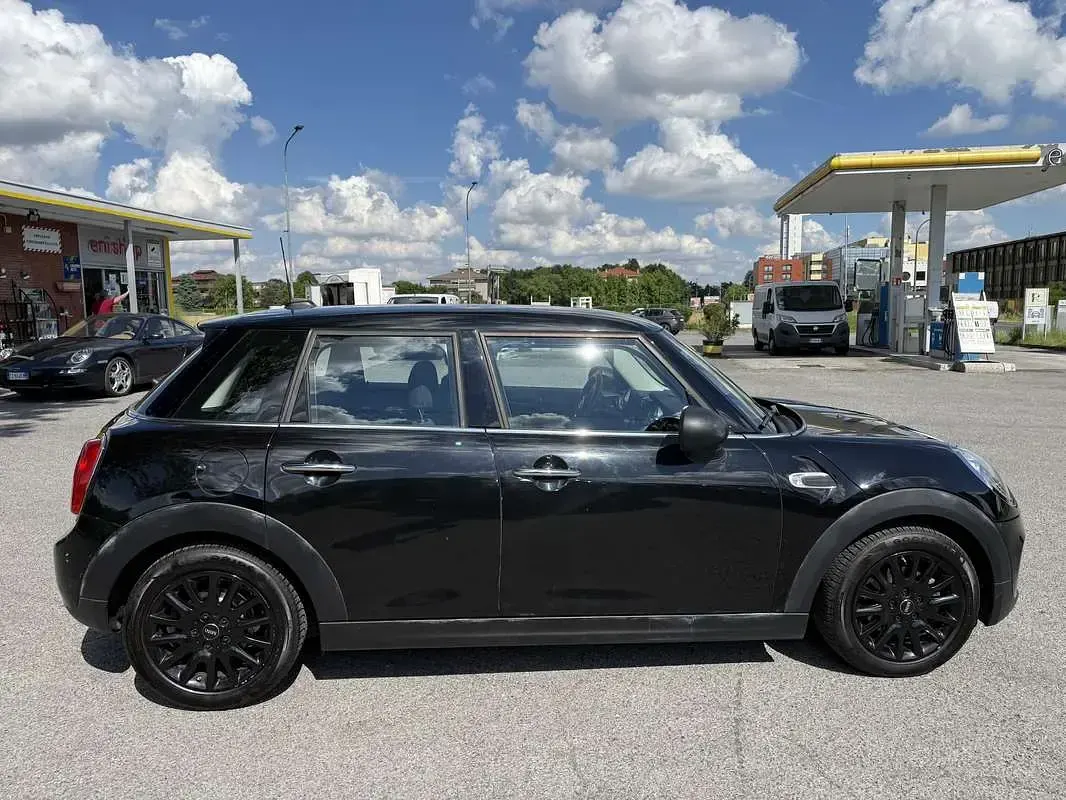 Usata Mini One D Business 95 CV (69 kW) 2017 Nero Utilitaria