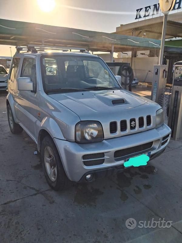 Usata Suzuki Jimny 65 CV (47 kW) 2007 Grigio SUV