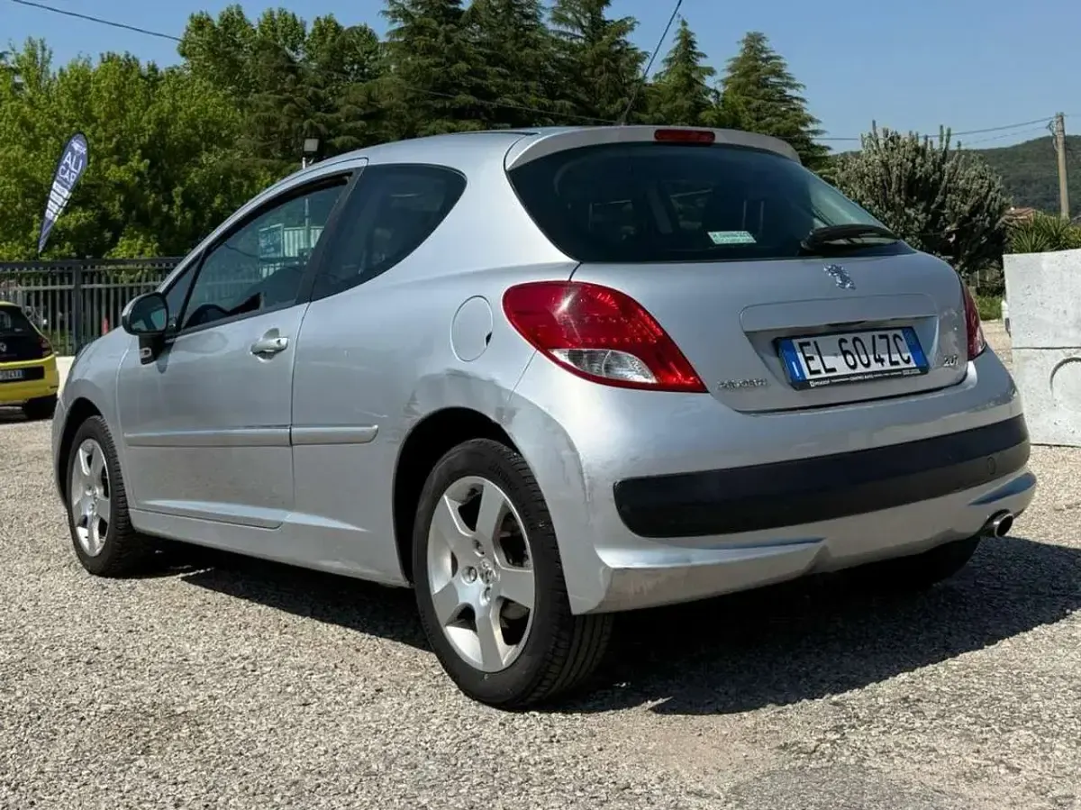 Usata Peugeot 207 Allure 120 CV (88 kW) 2012 Argento Berlina