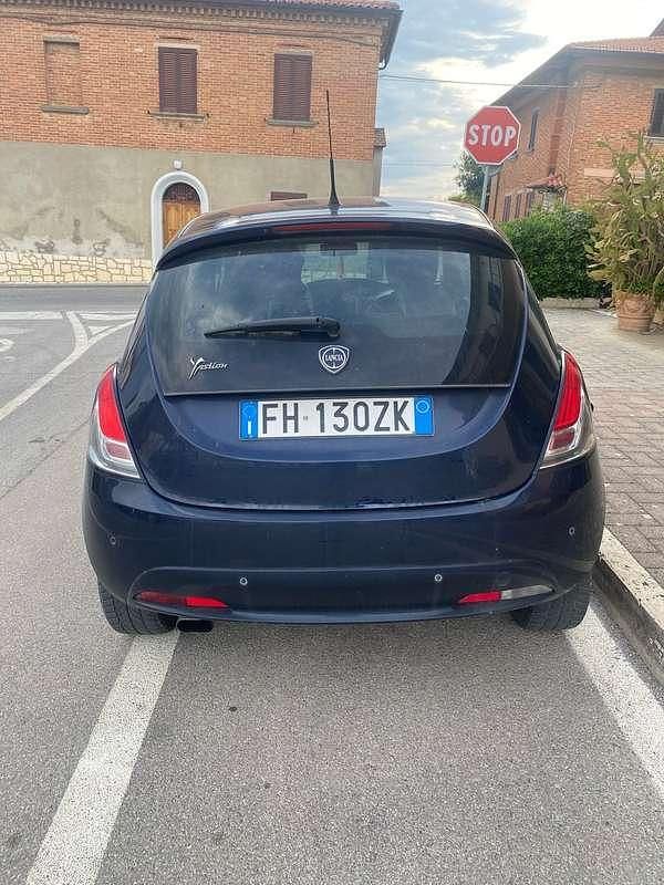 Usata Lancia Ypsilon 69 CV (50 kW) 2017 Blu/azzurro Utilitaria