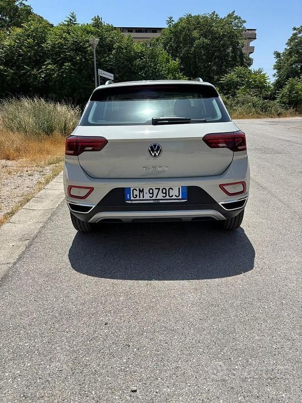 Usata VW T-Roc Style 150 CV (110 kW) 2023 Grigio SUV